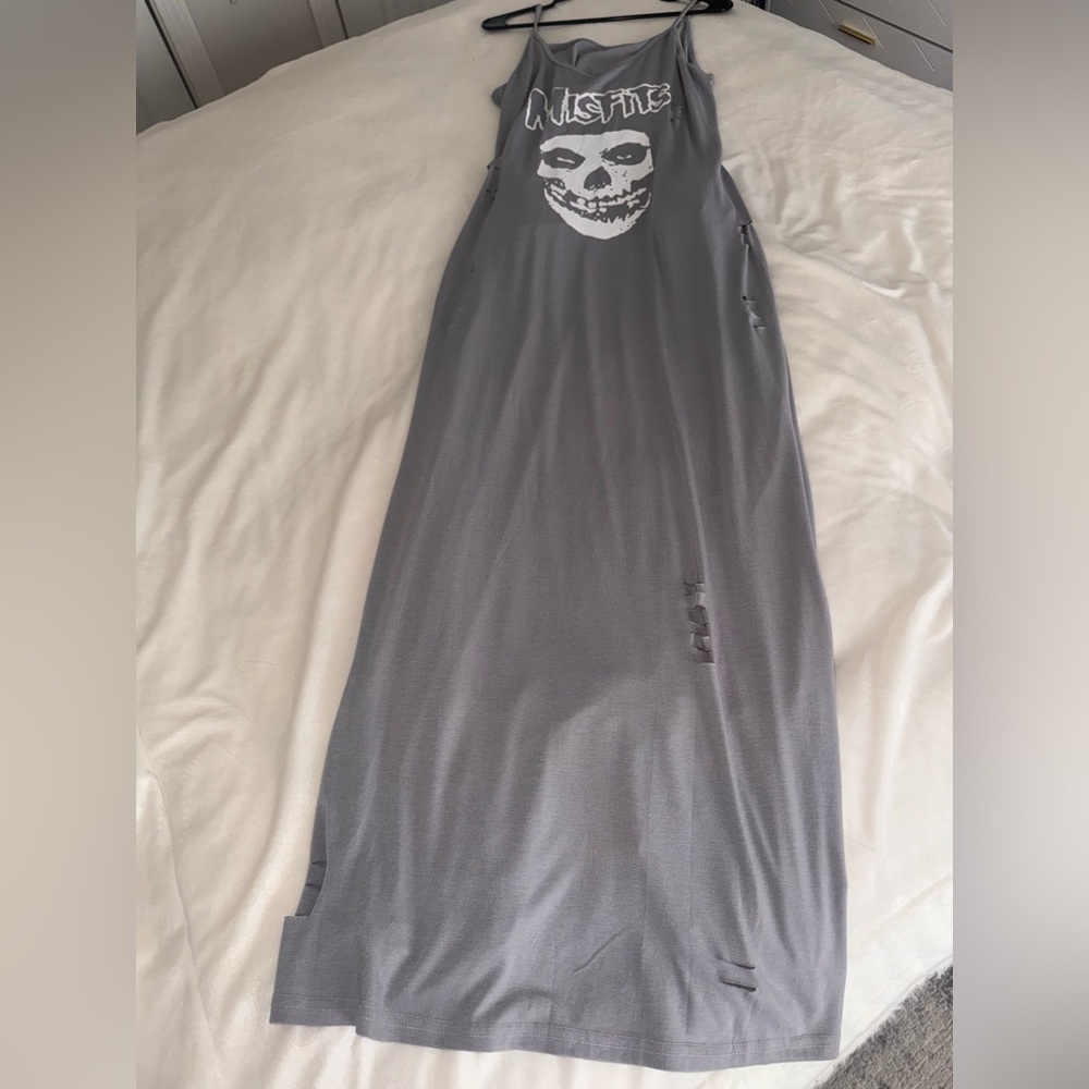 Misfits "Crimson Ghost" Skull Maxi Dress - Picture 10 of 11